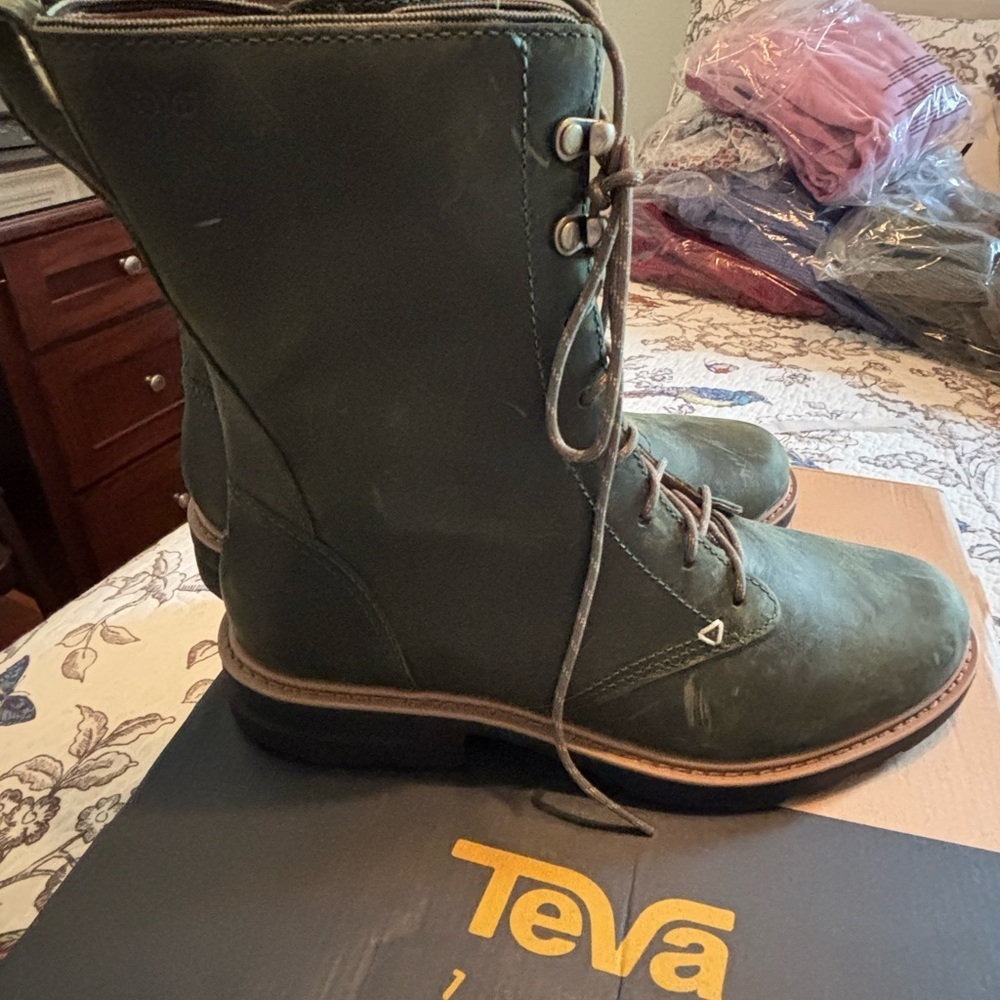 Teva Rowena Lace Up Boots 9.5 - Picture 4 of 6